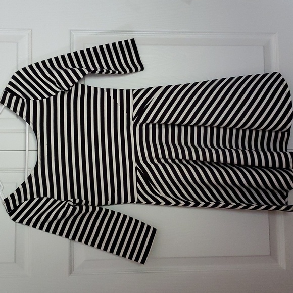 Hollister Black & White Striped Fit & Flare Boatneck 3/4 Sleeve Dress Size Small - Picture 5 of 9